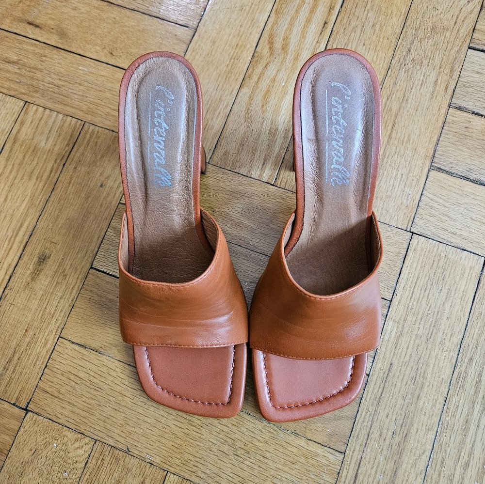 L'intervalle open-toe mule heel, size 40, orange
